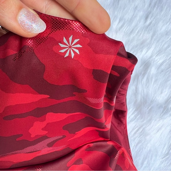 Athleta SupersonicšRed CamoĀ UltimateĀ Printed Crop Top Sports Bra NWT Small A-C - Picture 6 of 10